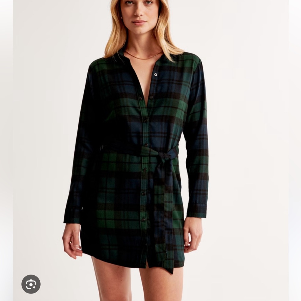 .
Abercrombie & Fitch A&F Navy Plaid Flannel Belted Shirt Dress